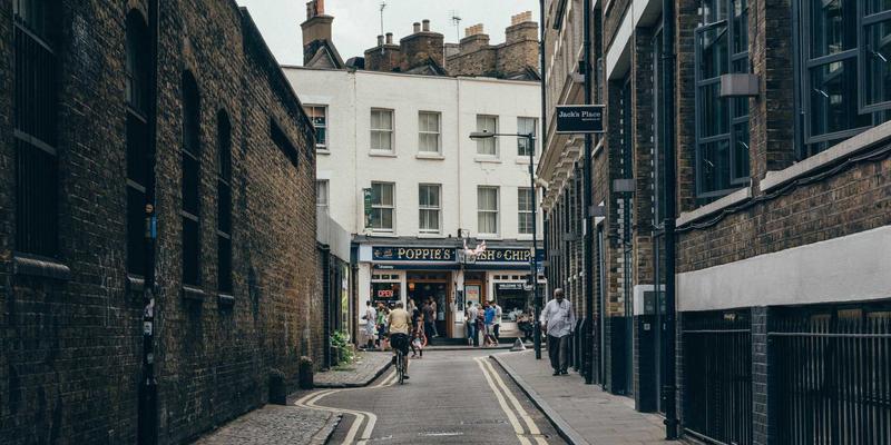 创意设计遇见环保理念：可持续时尚包袋，打造个性化礼物的完美选择