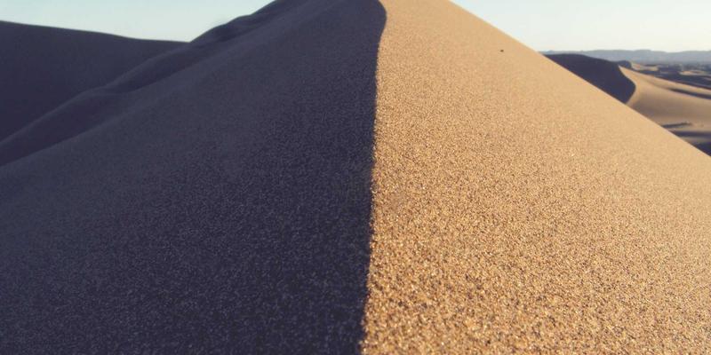 微型景观生态瓶：创意设计打造个性化治愈系礼物，将自然意境装入桌面