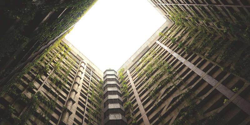 时尚礼品优势解析:为何个性化礼物正成为情感连接的新语言