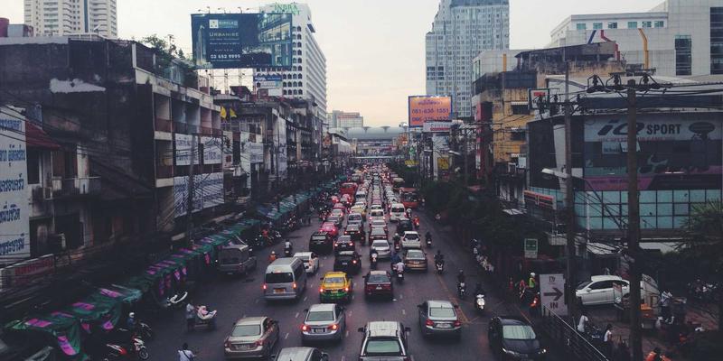 橙色艺术：收藏级艺术家联名礼物的个性化送礼指南