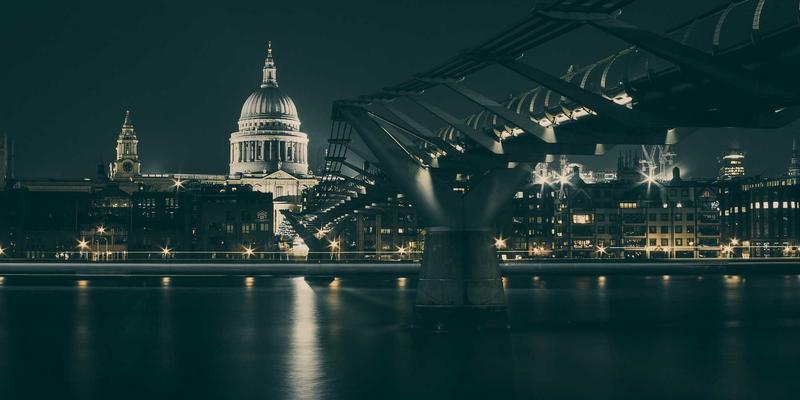 节日季限量版时尚礼品采购指南：用创意设计点亮心意时刻