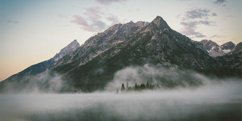蒸汽波风格礼物指南：为职场女性挑选高端时尚办公礼品