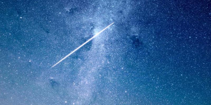 香氛美学时尚礼品指南：从居家扩香到个人香水的橙色蒸汽波品味之选